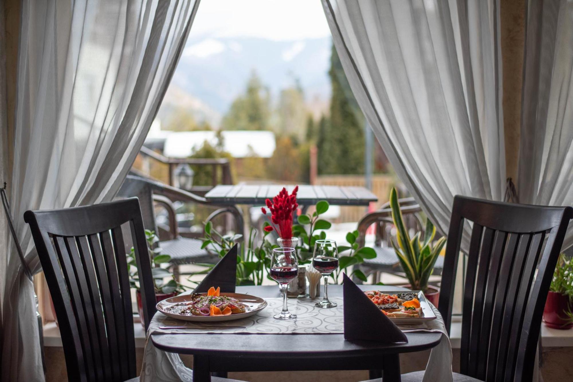 Hotel Marea Neagra Sinaia Esterno foto