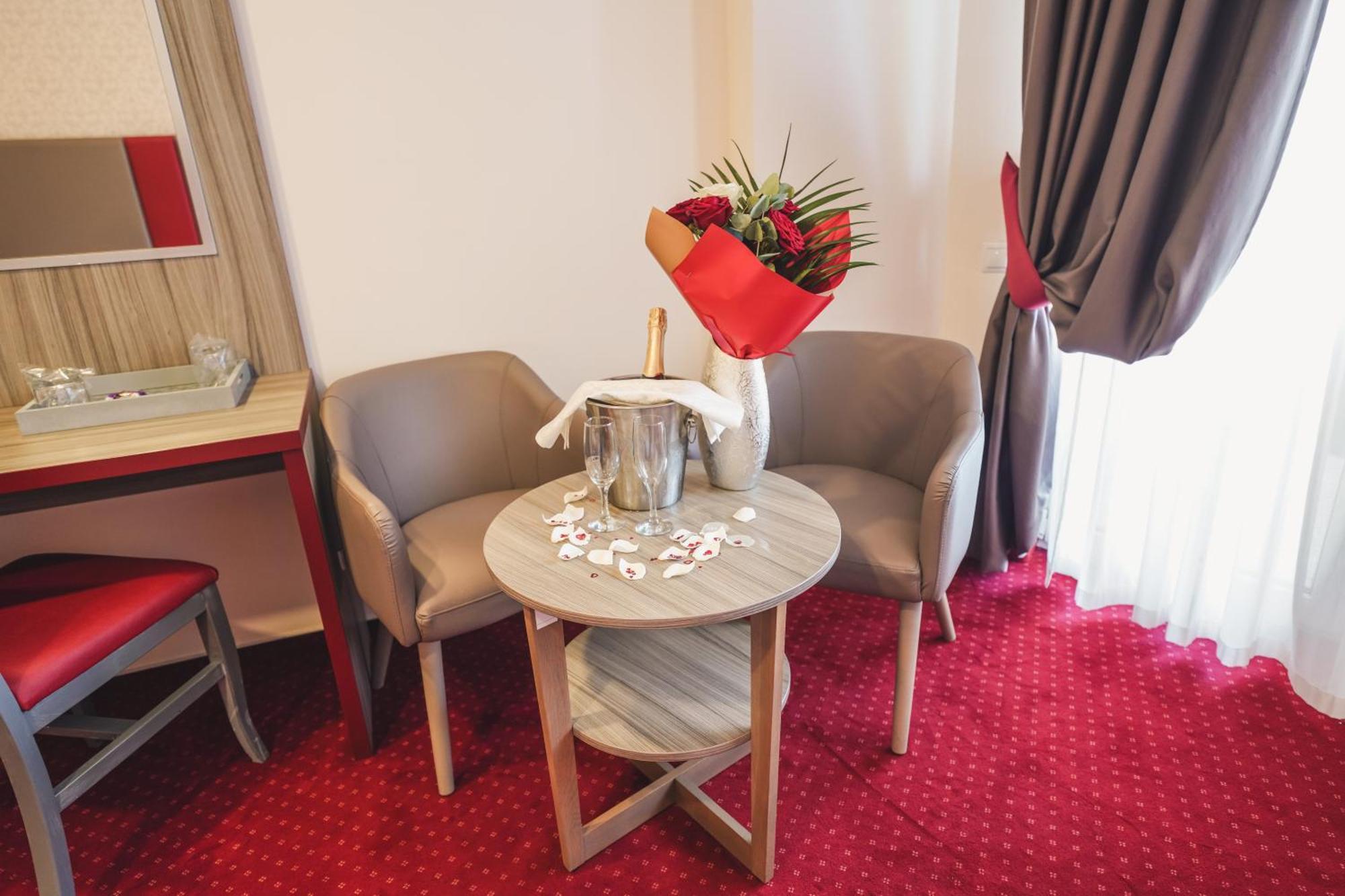 Hotel Marea Neagra Sinaia Esterno foto