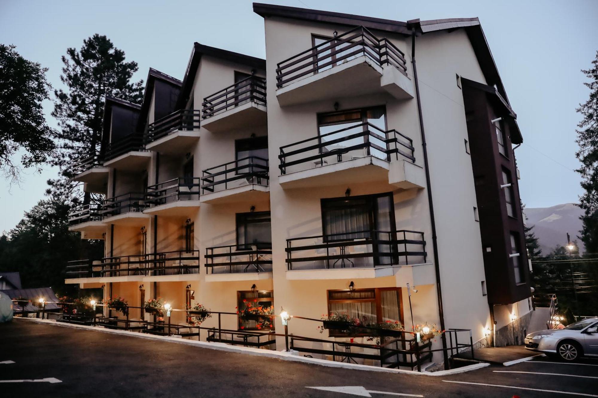 Hotel Marea Neagra Sinaia Esterno foto