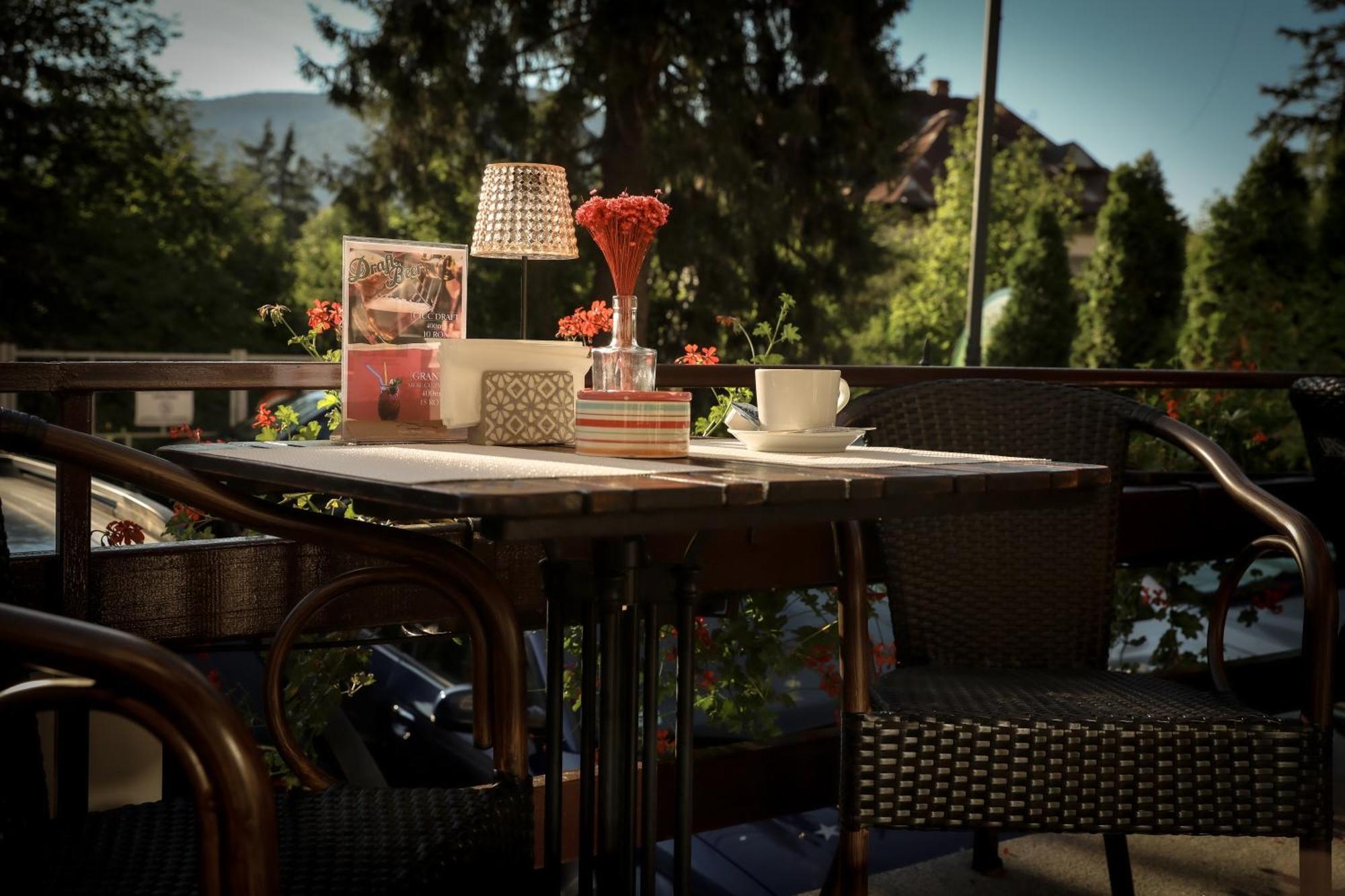 Hotel Marea Neagra Sinaia Esterno foto