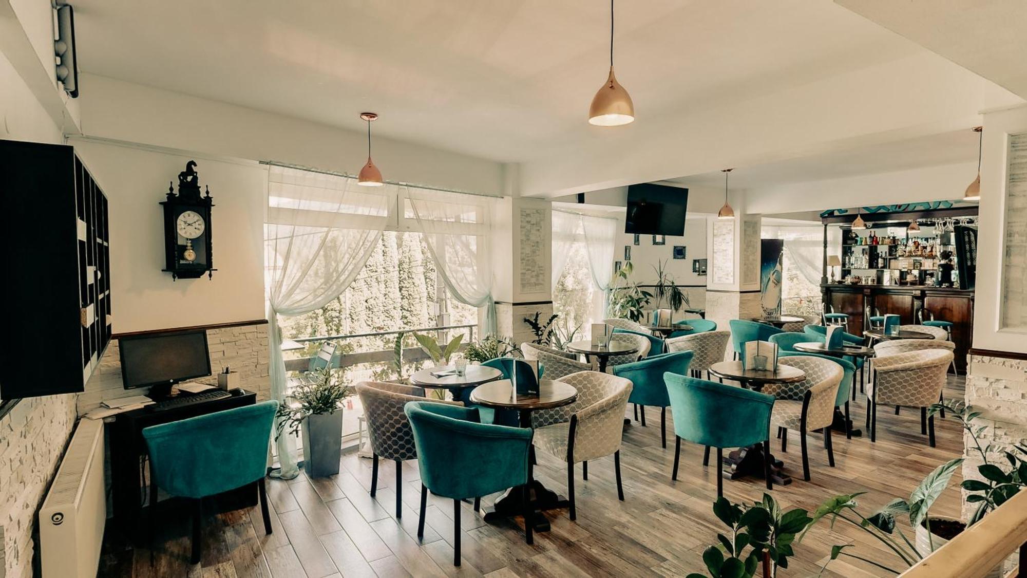 Hotel Marea Neagra Sinaia Esterno foto