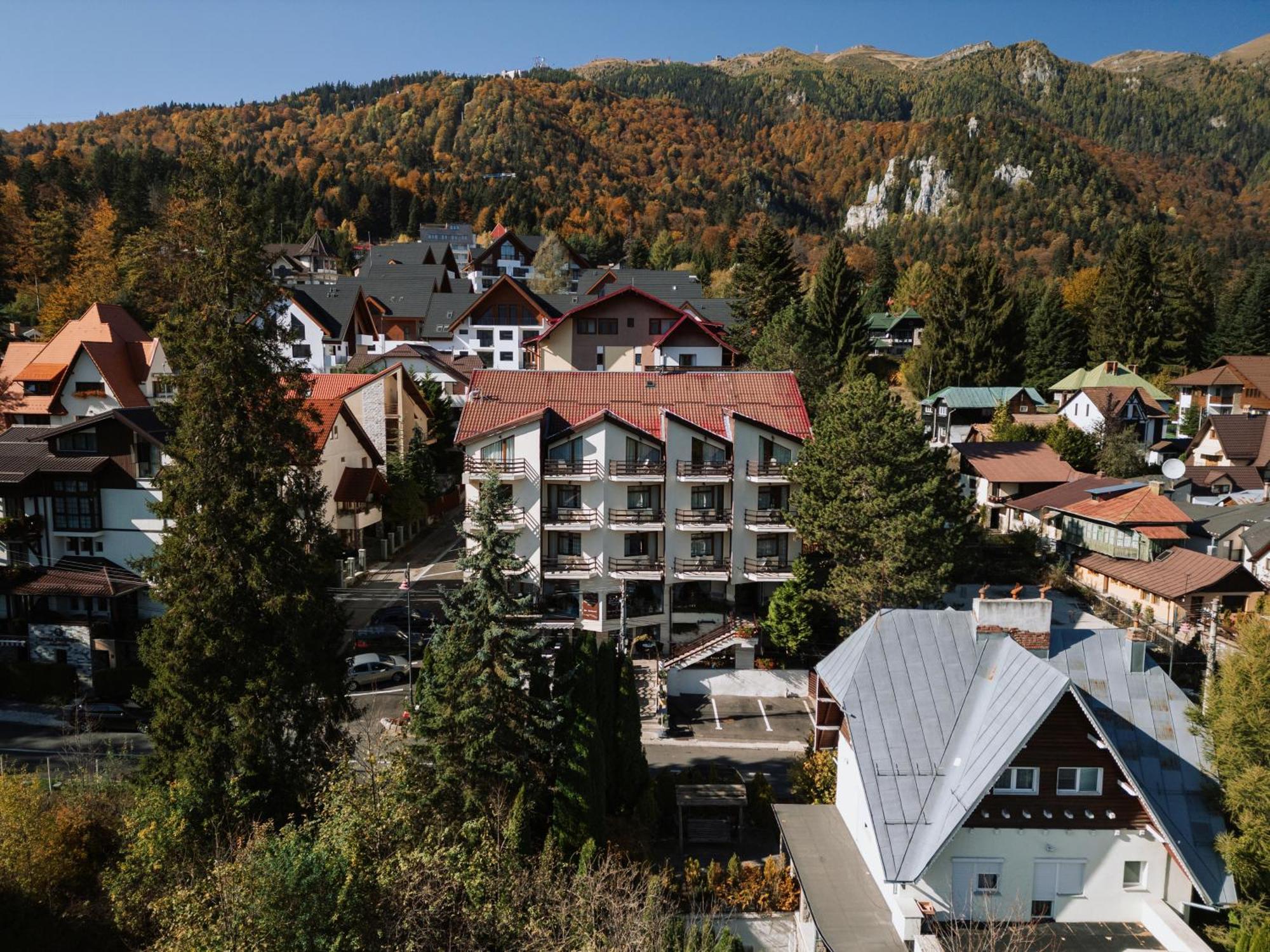 Hotel Marea Neagra Sinaia Esterno foto